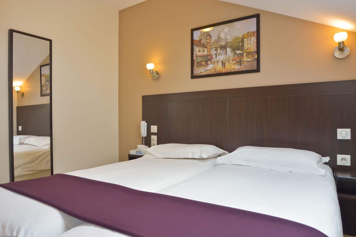 Premium bedding, in-room safe, desk, blackout curtains