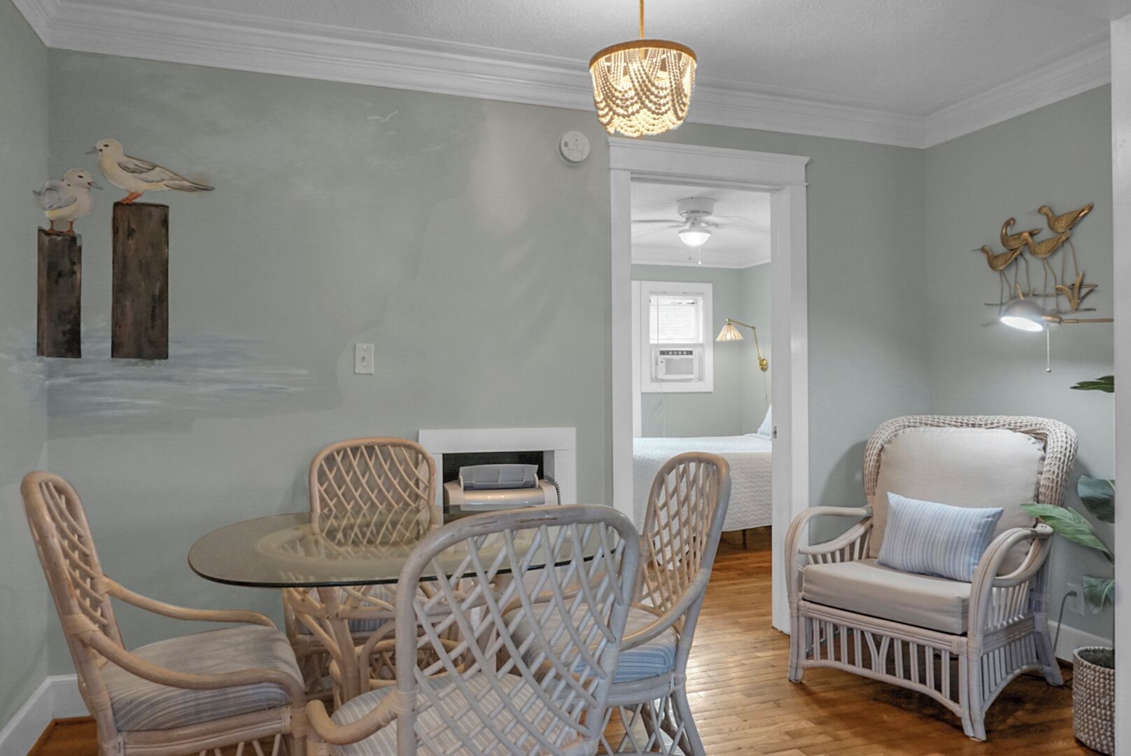 Suite, 1 King Bed with Sofa bed, Non Smoking, Kitchen | In-room dining