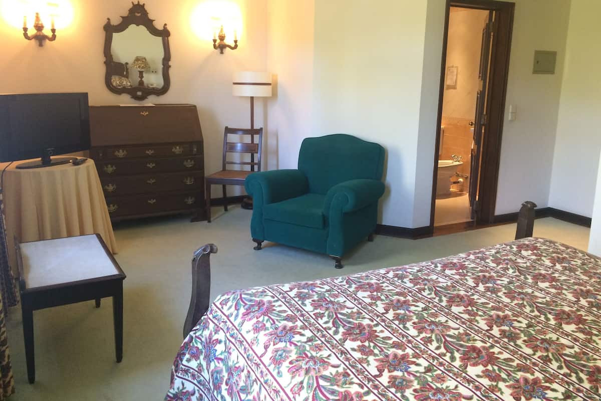 Minibar, in-room safe, soundproofing, free cribs/infant beds