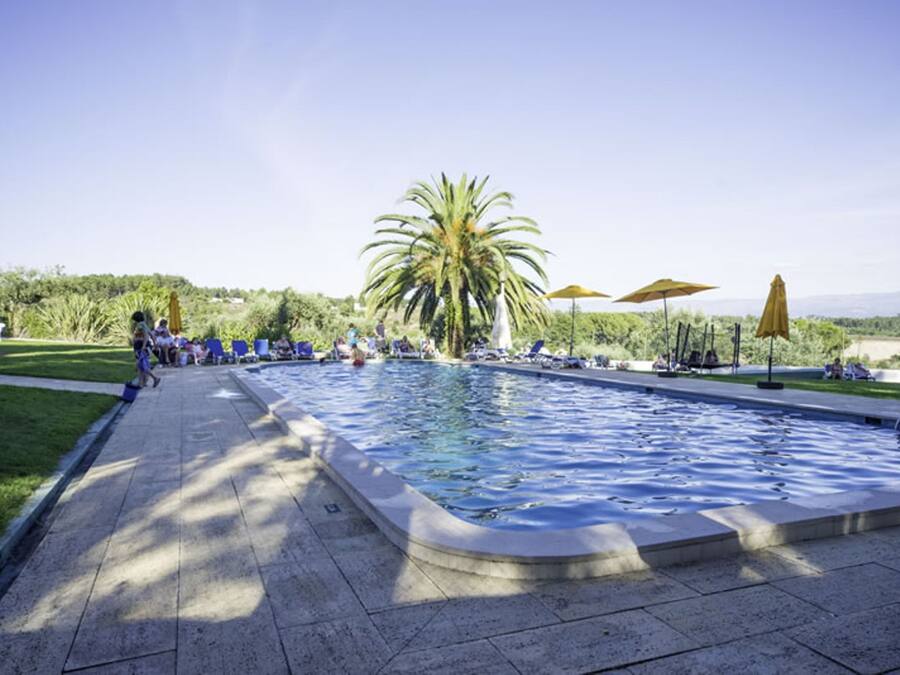 Sesongbasert utendørsbasseng