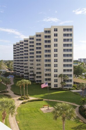 Exterior - Sarasota Surf and Racquet Club (Siesta Key)