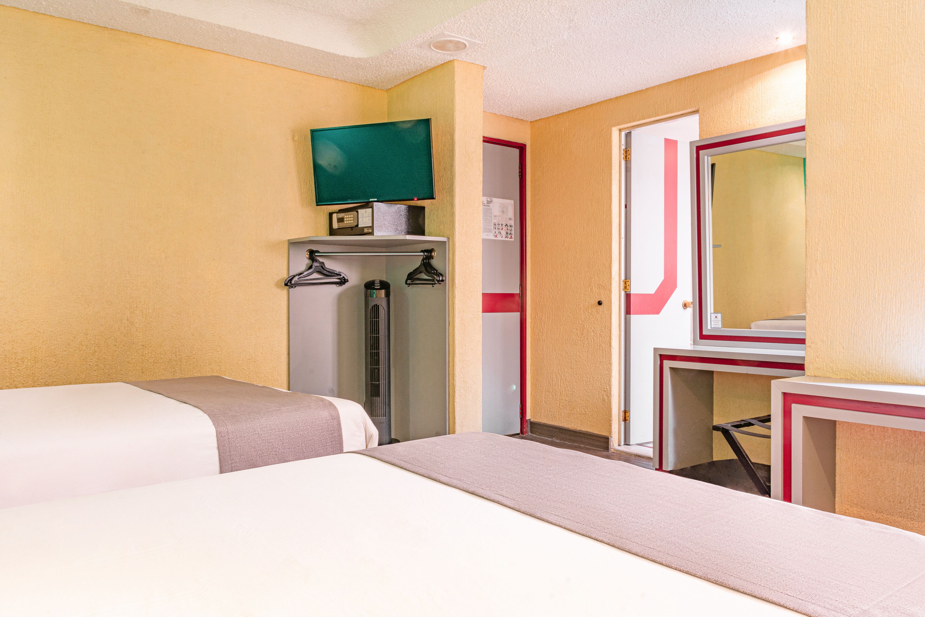 quadruple room | 1 bedroom, in-room safe, soundproofing, iron/ironing board