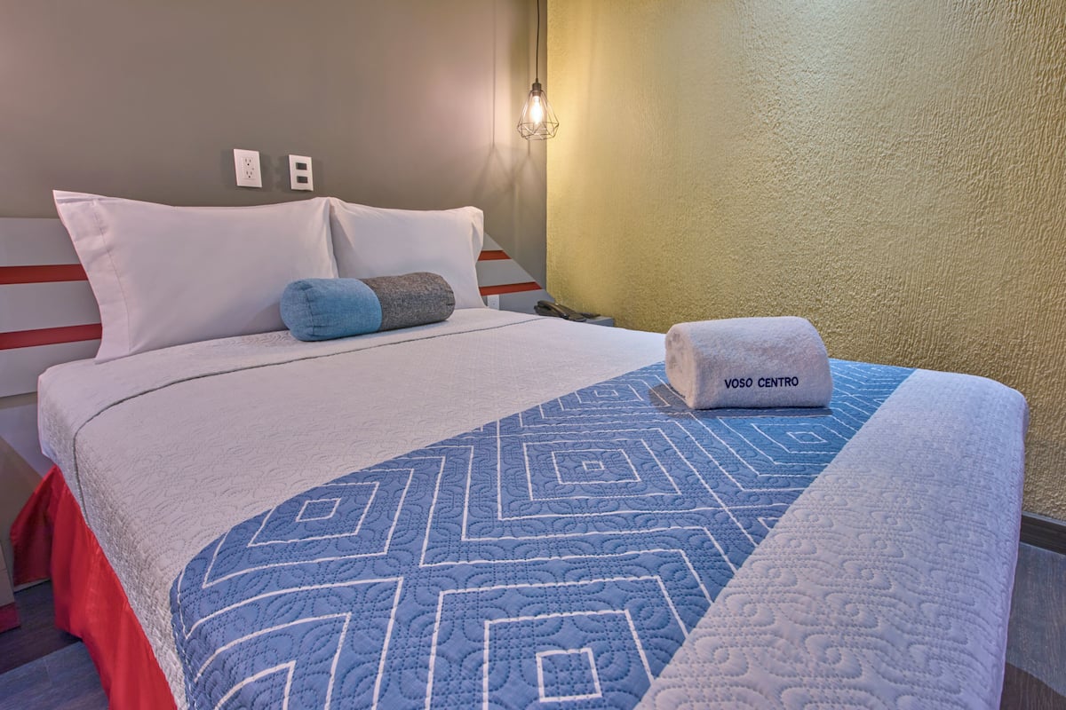 Chambre supĂ©rieure double | Coffre-fort, systĂšme dâinsonorisation, fer et planche Ă repasser