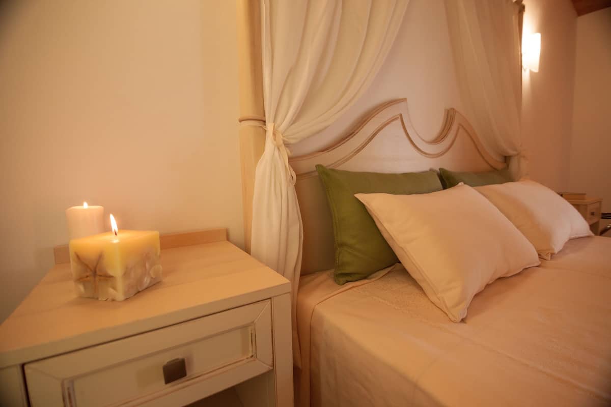 Double or Twin Room, Patio, Pool View | Minibar, in-room safe, desk, free WiFi