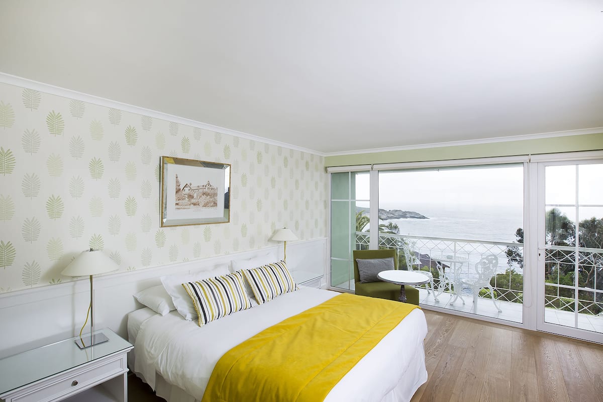 Premium Double Room | Minibar, in-room safe