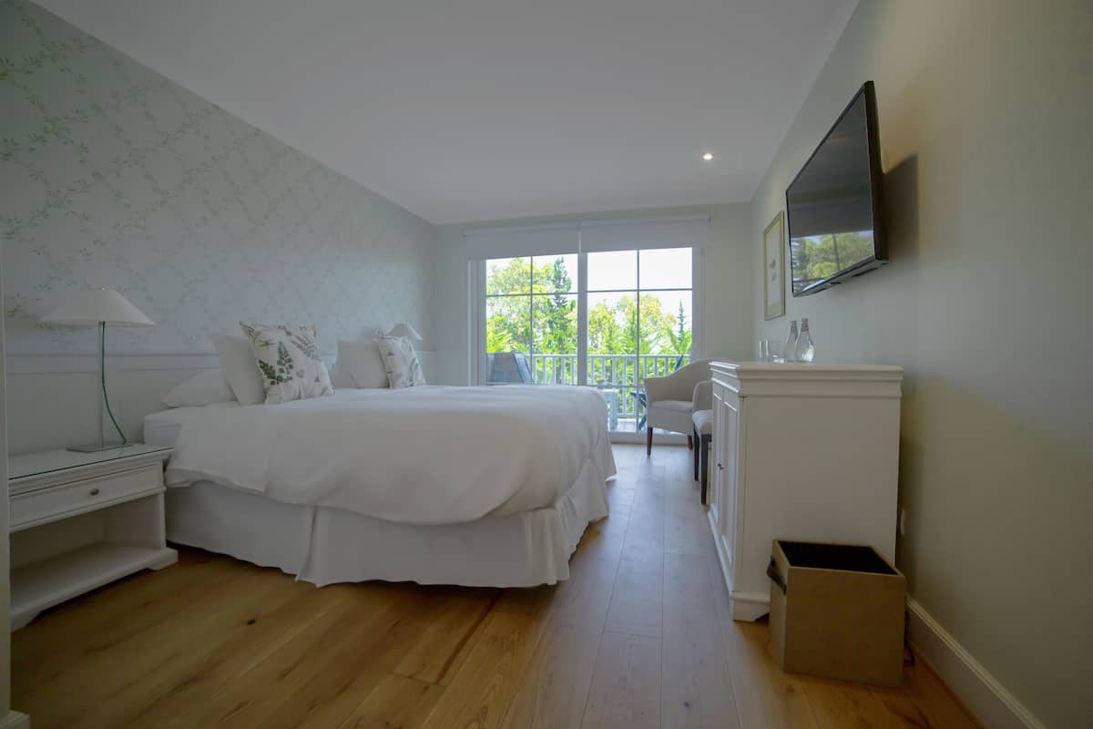 Executive Double Room | Minibar, in-room safe