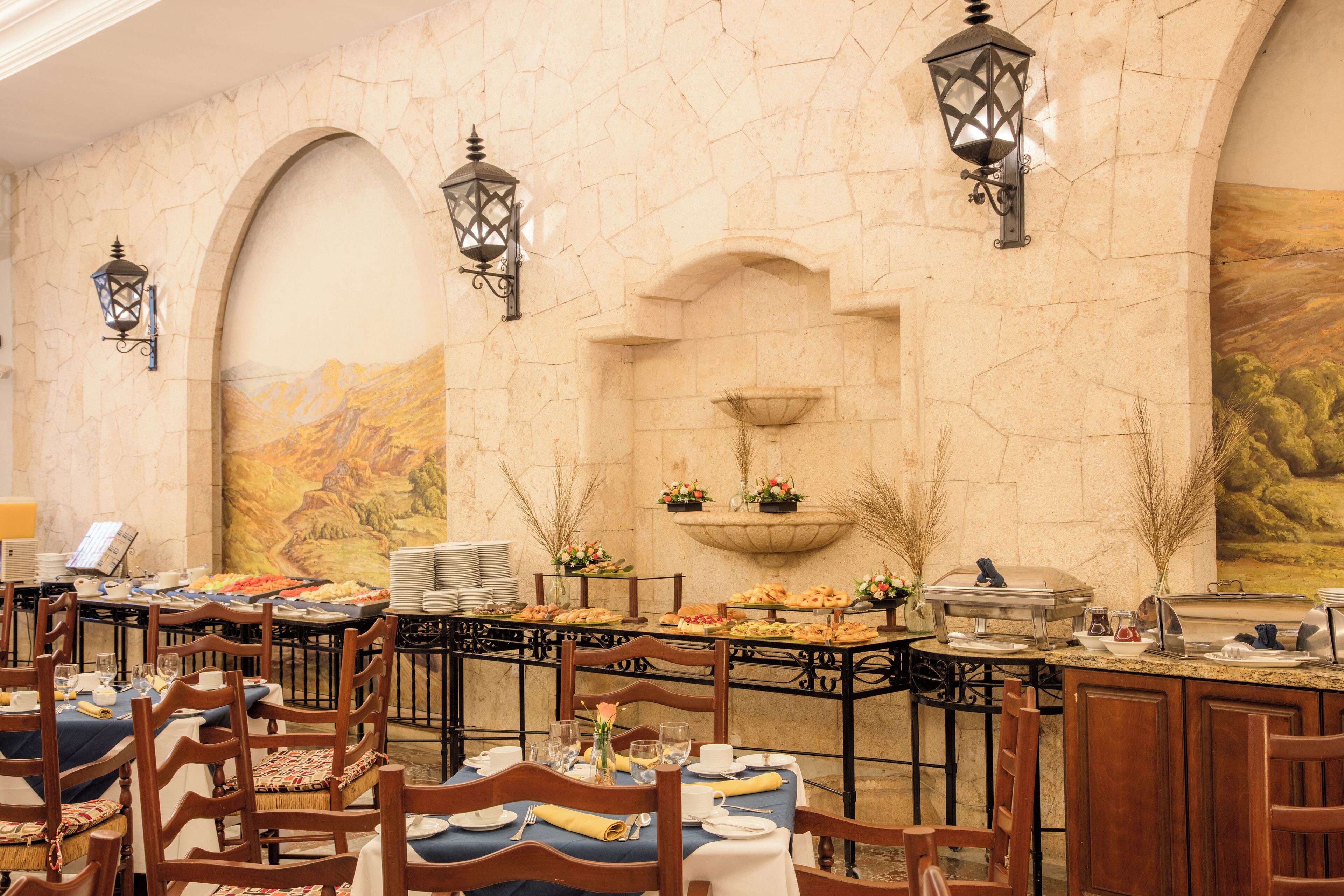 daily buffet breakfast (mxn 330 per person)