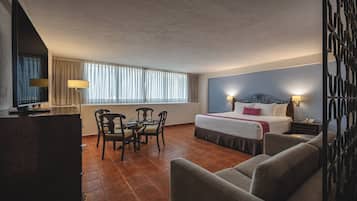 Premium bedding, in-room safe, desk, iron/ironing board