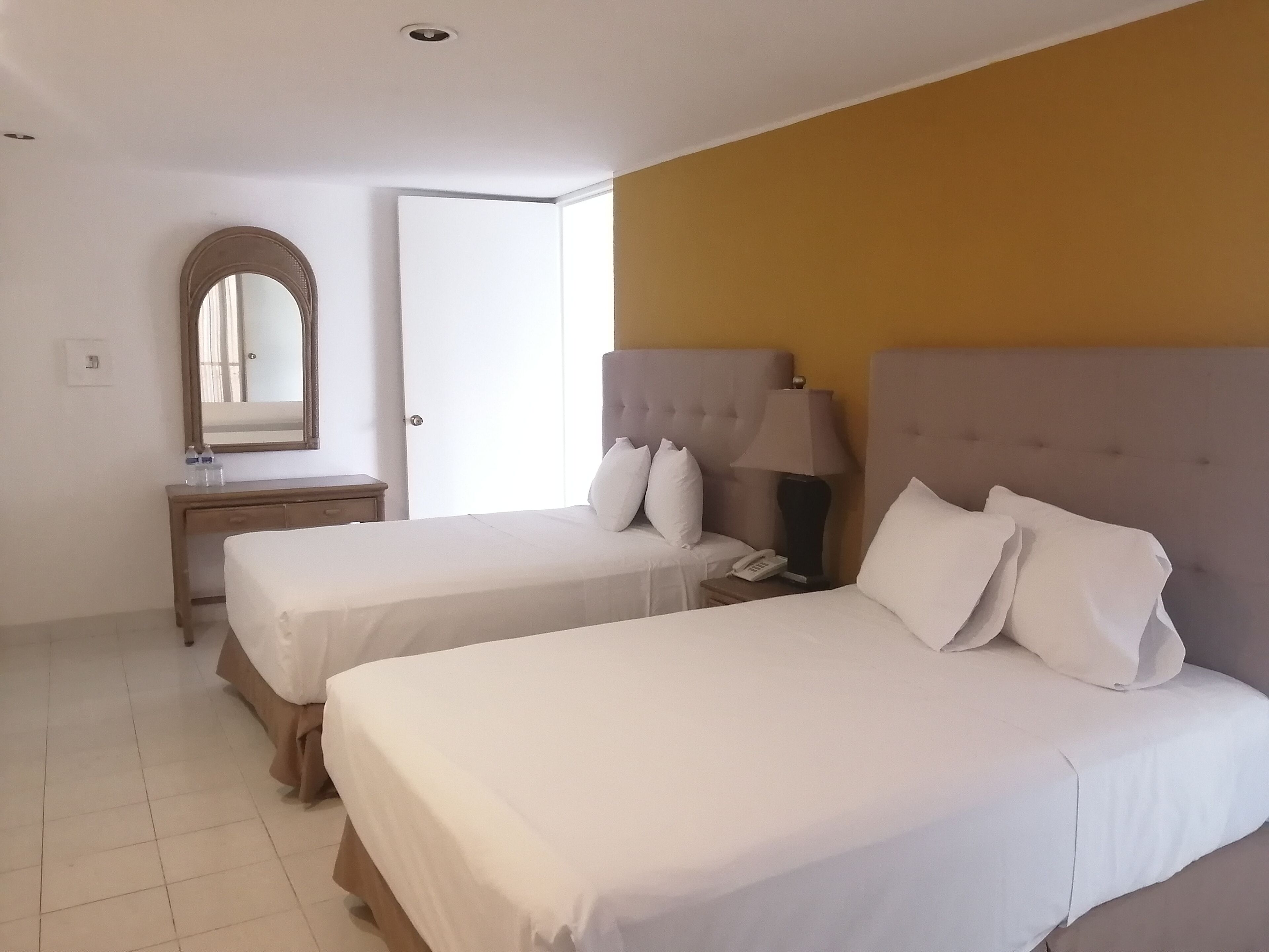 suite | in-room safe, iron/ironing board, free wifi, bed sheets