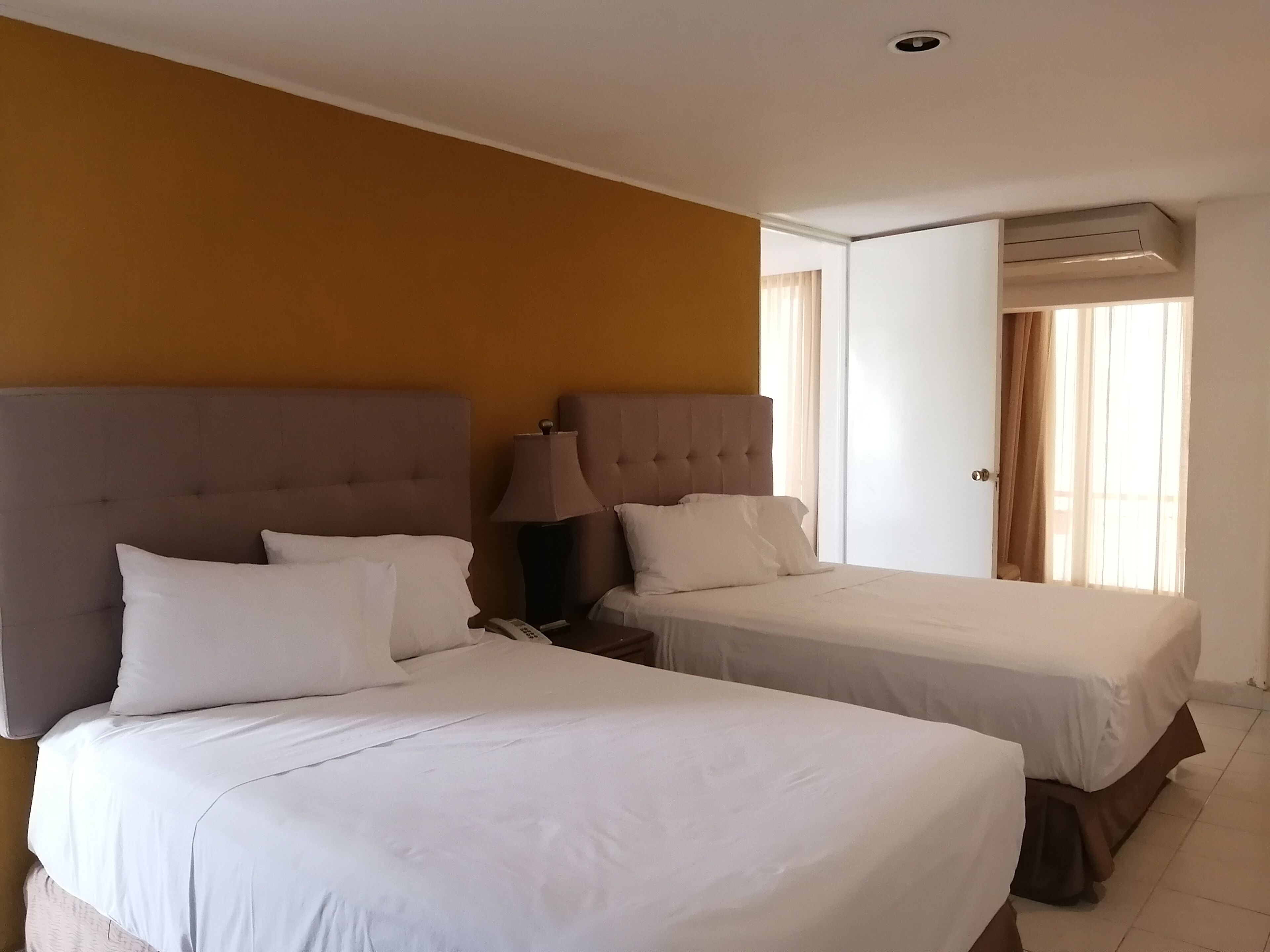suite | in-room safe, iron/ironing board, free wifi, bed sheets