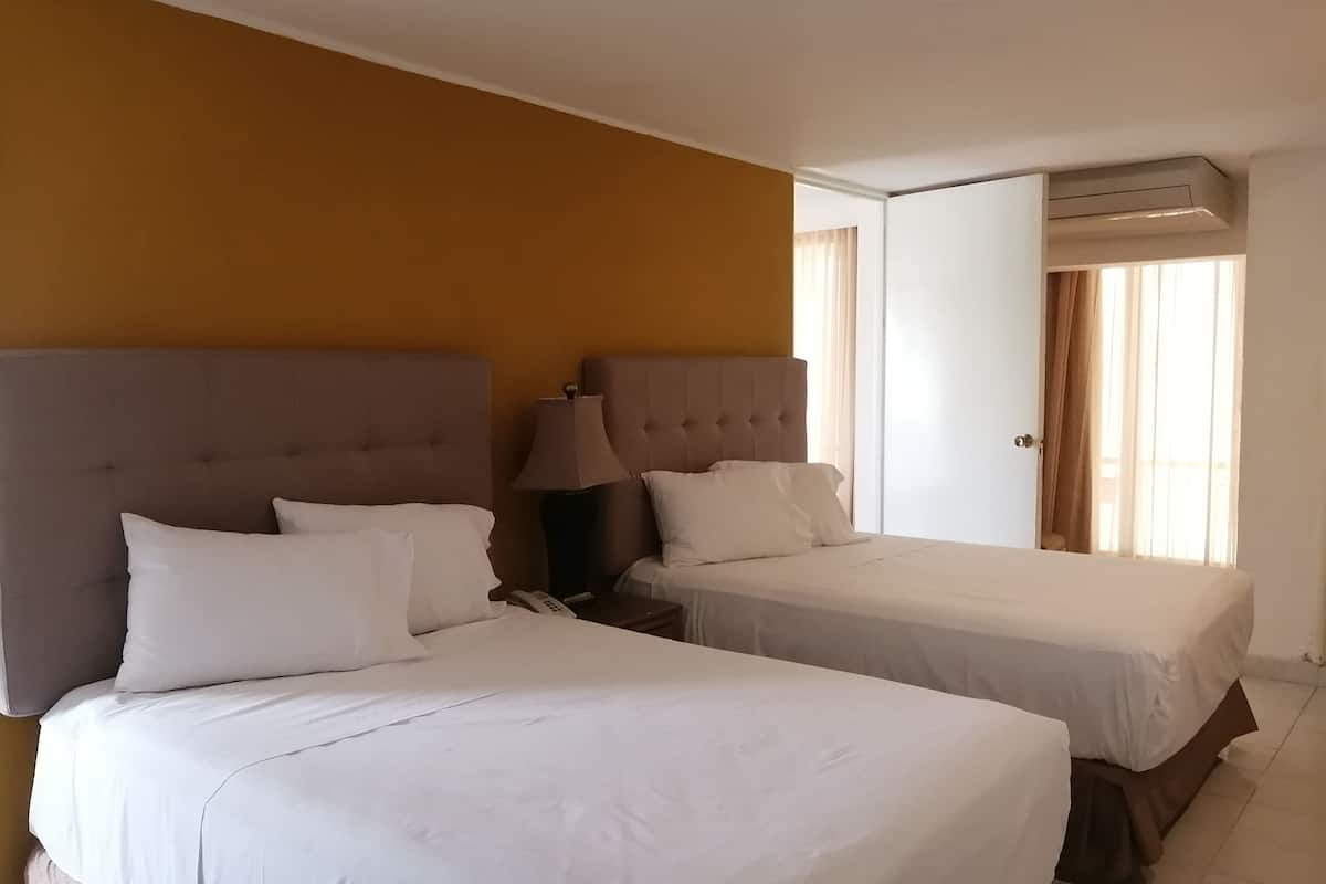 suite | in-room safe, iron/ironing board, free wifi, bed sheets