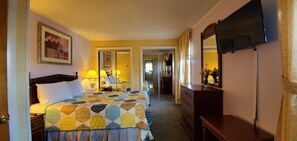 Interior - Pinebrook Motel (Lake George)