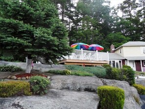 Garden - Pinebrook Motel (Lake George)