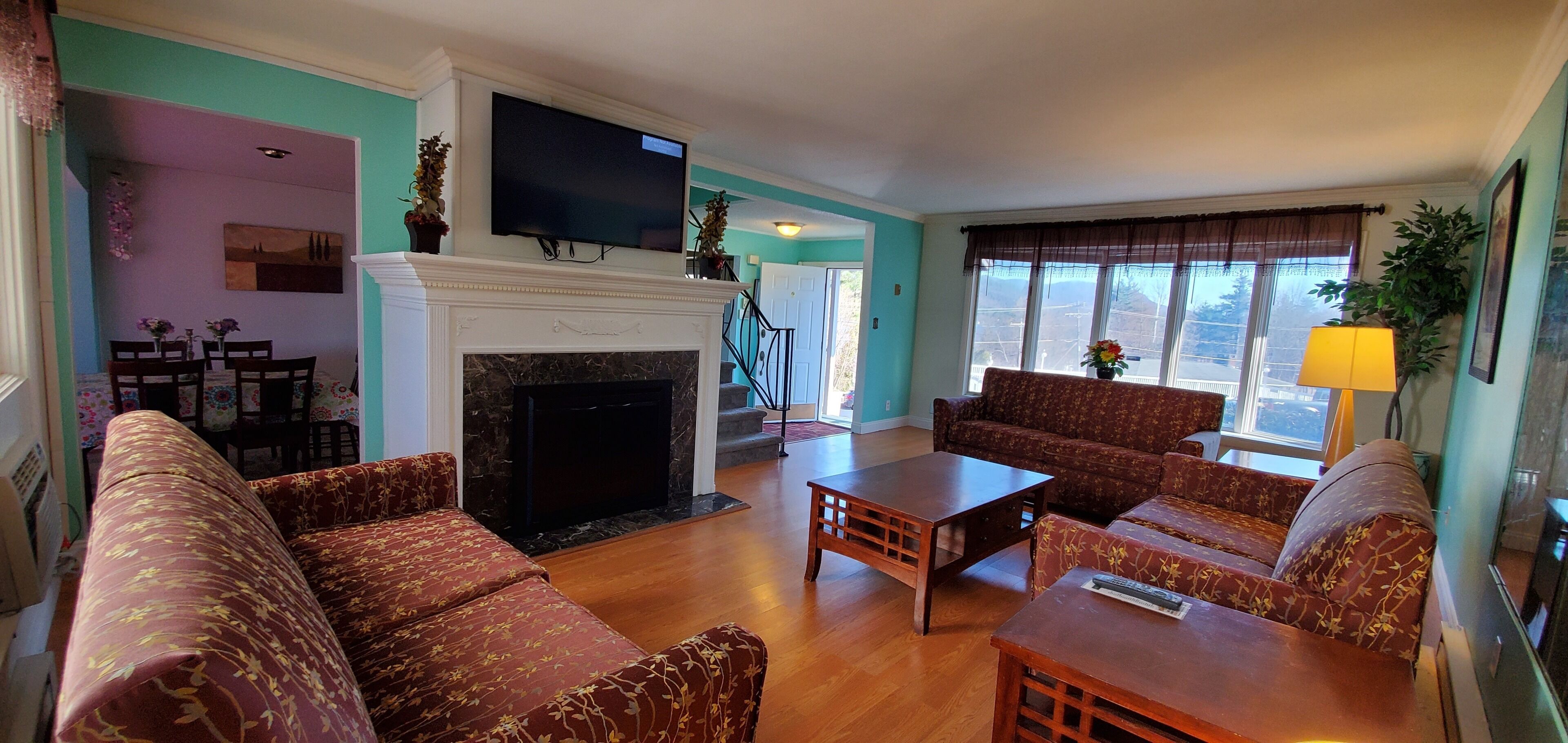 Casa, 3 habitaciones, cocina | Área de sala de estar | Televisión de pantalla plana de 32 pulgadas con canales por cable 