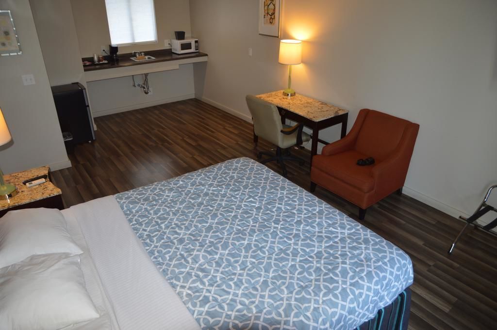 Photo - Glass Slipper Inn - Stanford Palo Alto