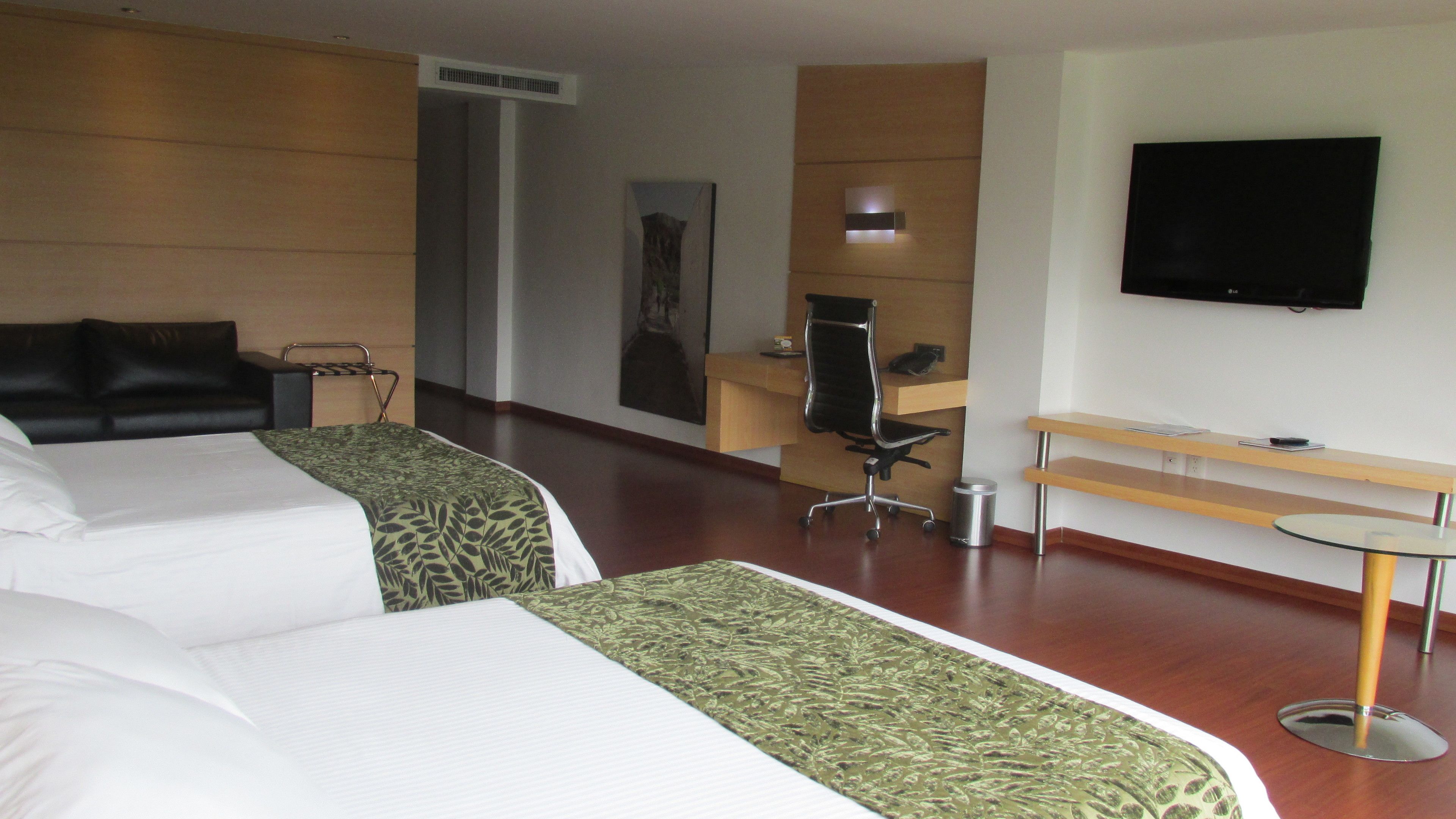 superior room | minibar, in-room safe, desk, free cots/infant beds