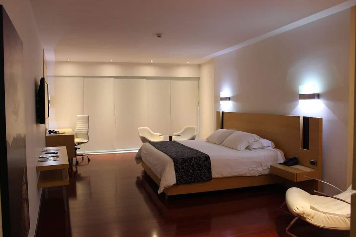 Minibar, in-room safe, desk, free cribs/infant beds