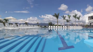 2 udendørs pools