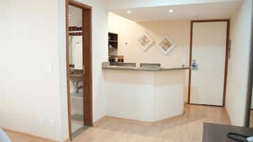 Twin Room | Private kitchen | Microwave