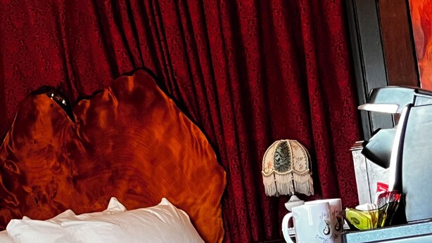 Chambre supérieure, 1 grand lit et 1 canapé-lit, vue sur la mer, face à la mer | Draps en coton égyptien, literie de qualité, couette en duvet