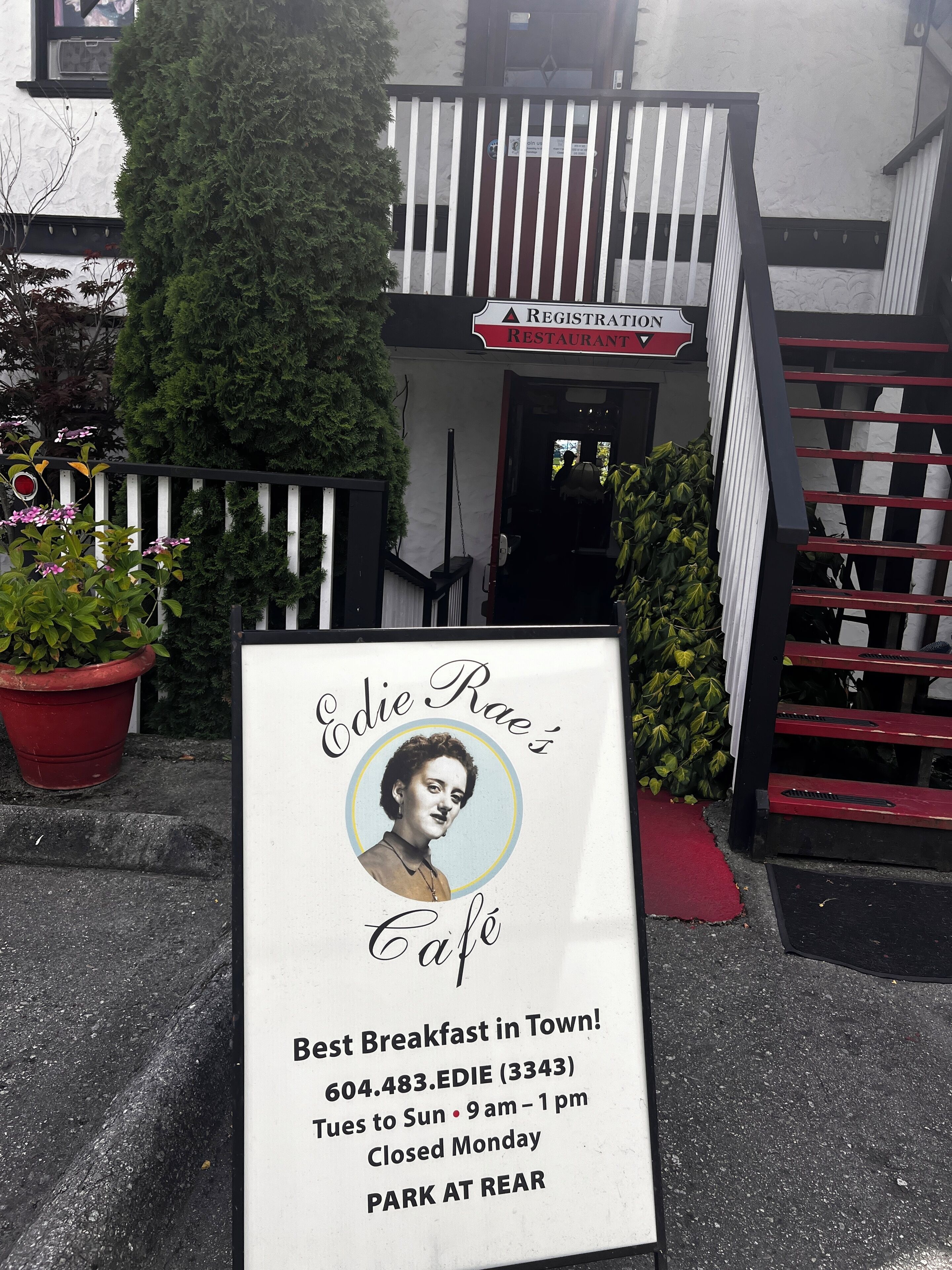 breakfast, brunch served; american cuisine, sea views