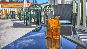 Breakfast and brunch served - The Old Courthouse Inn (Powell River)