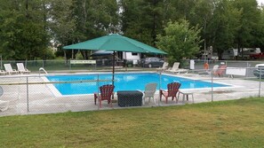 Piscine extérieure (ouverte en saison)