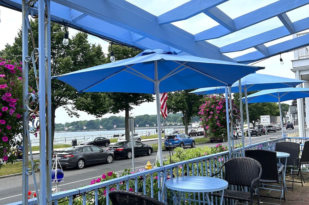 Harborview Inn