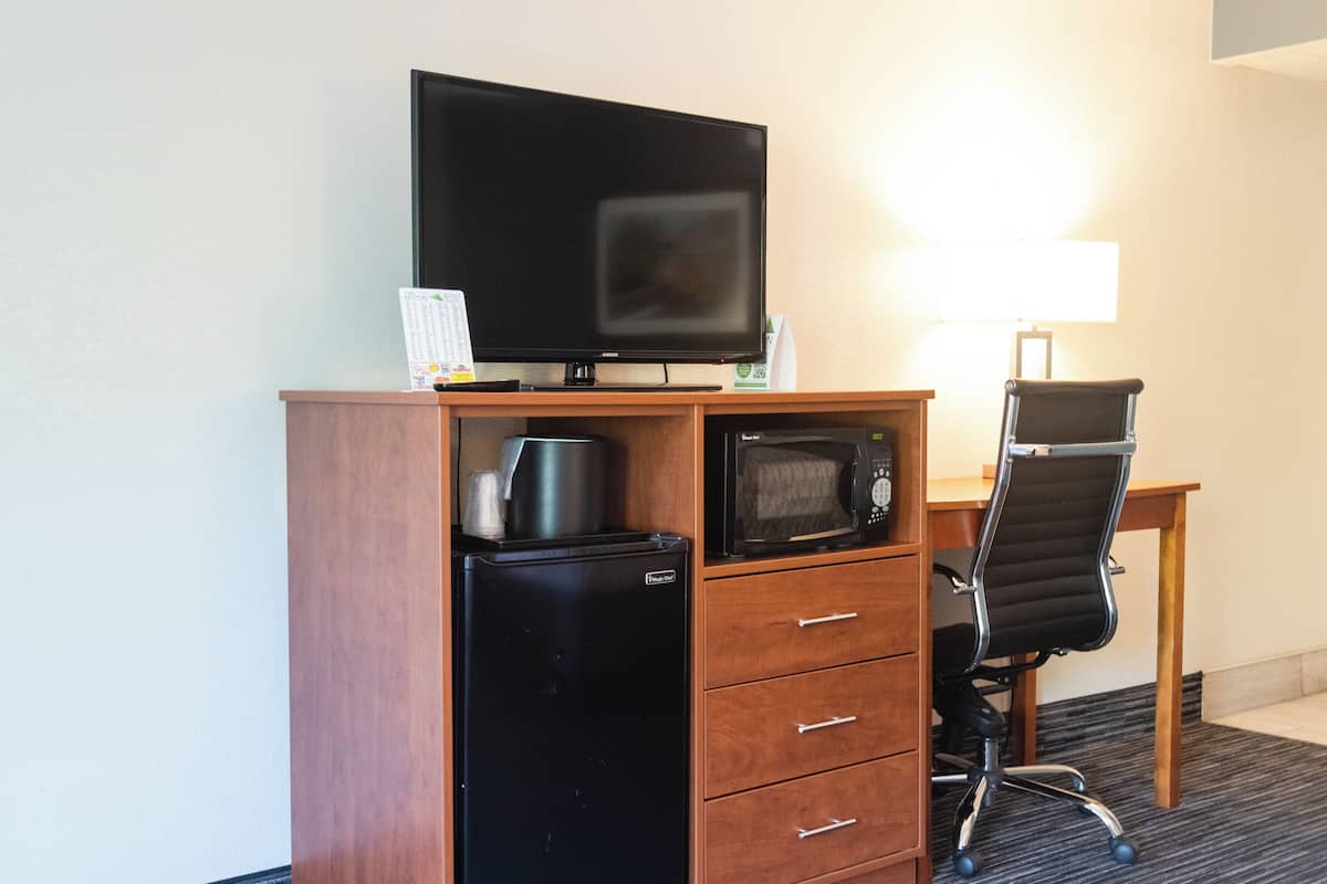 newly renovated 1 king bed with sofa bed, fireplace, jetted tub, private balcony on river | 1 bedroom, desk, laptop workspace, blackout curtains