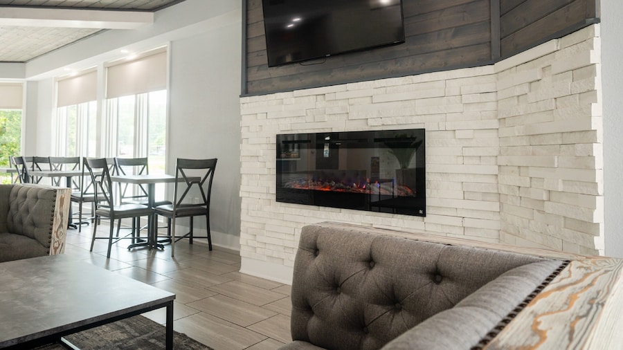 Twin Mountain Inn & Suites