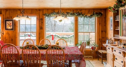 Timberholm Inn