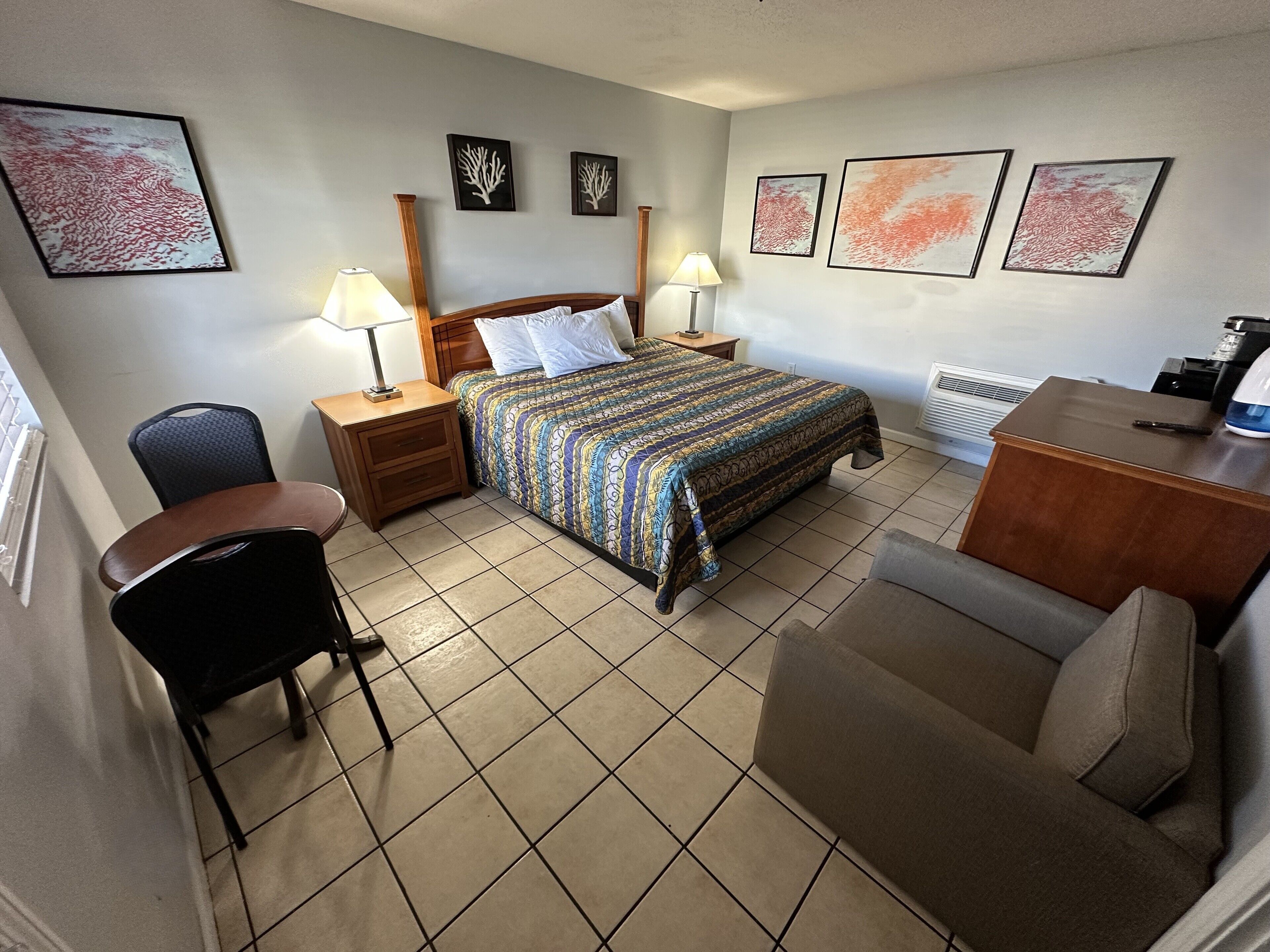 Rom, 1 kingsize-seng (Pet Friendly) | Wi-fi (inkludert) og sengetøy