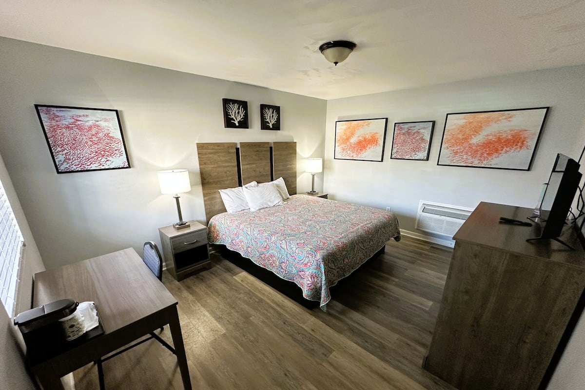 Rom, 1 kingsize-seng | Wi-fi (inkludert) og sengetøy