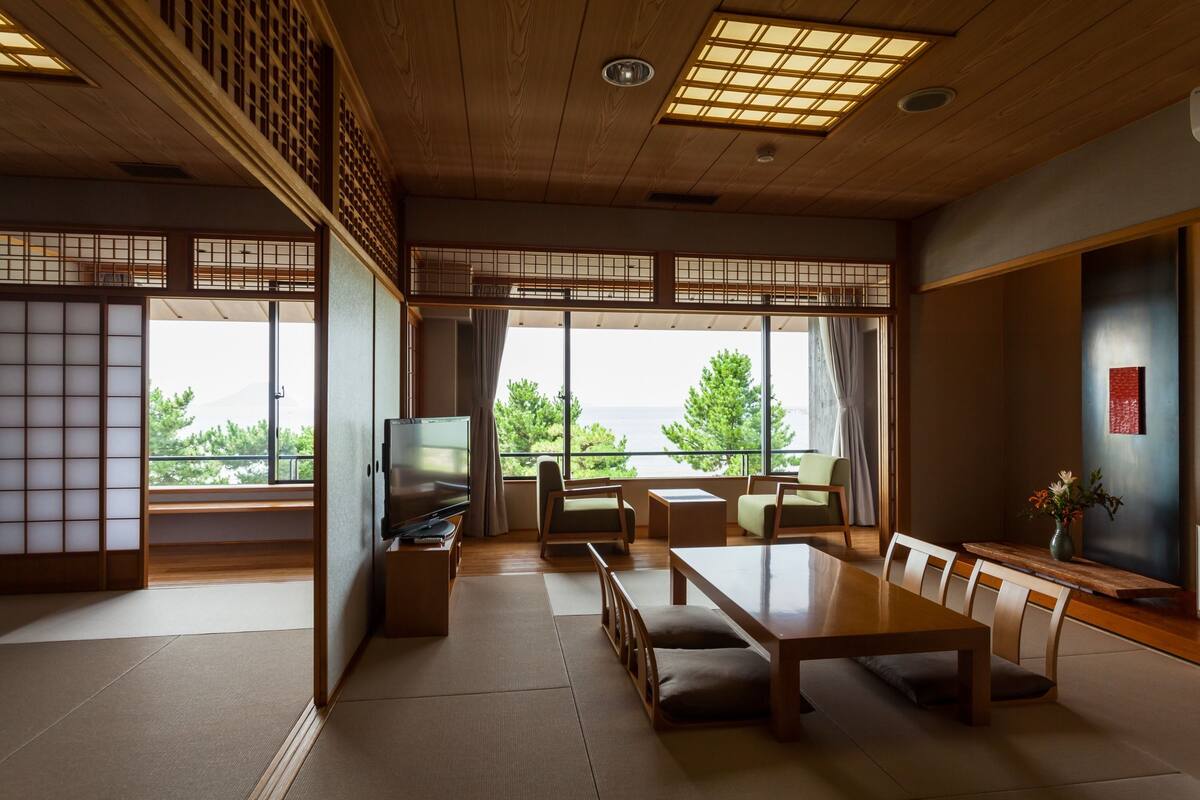Japanese Style Premium Room | In-room safe, bed sheets