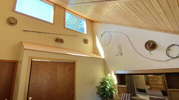 Kamer ( Morgan ) | Een strijkplank/strijkijzer, gratis babybedden, gratis extra bedden