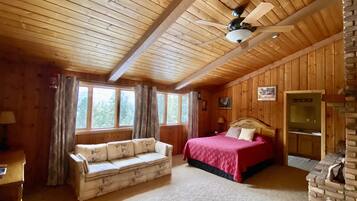 Room (Mustang) | Iron/ironing board, free cribs/infant beds, free rollaway beds