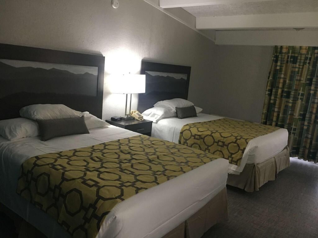 Desk, free cribs/infant beds, free WiFi, bed sheets