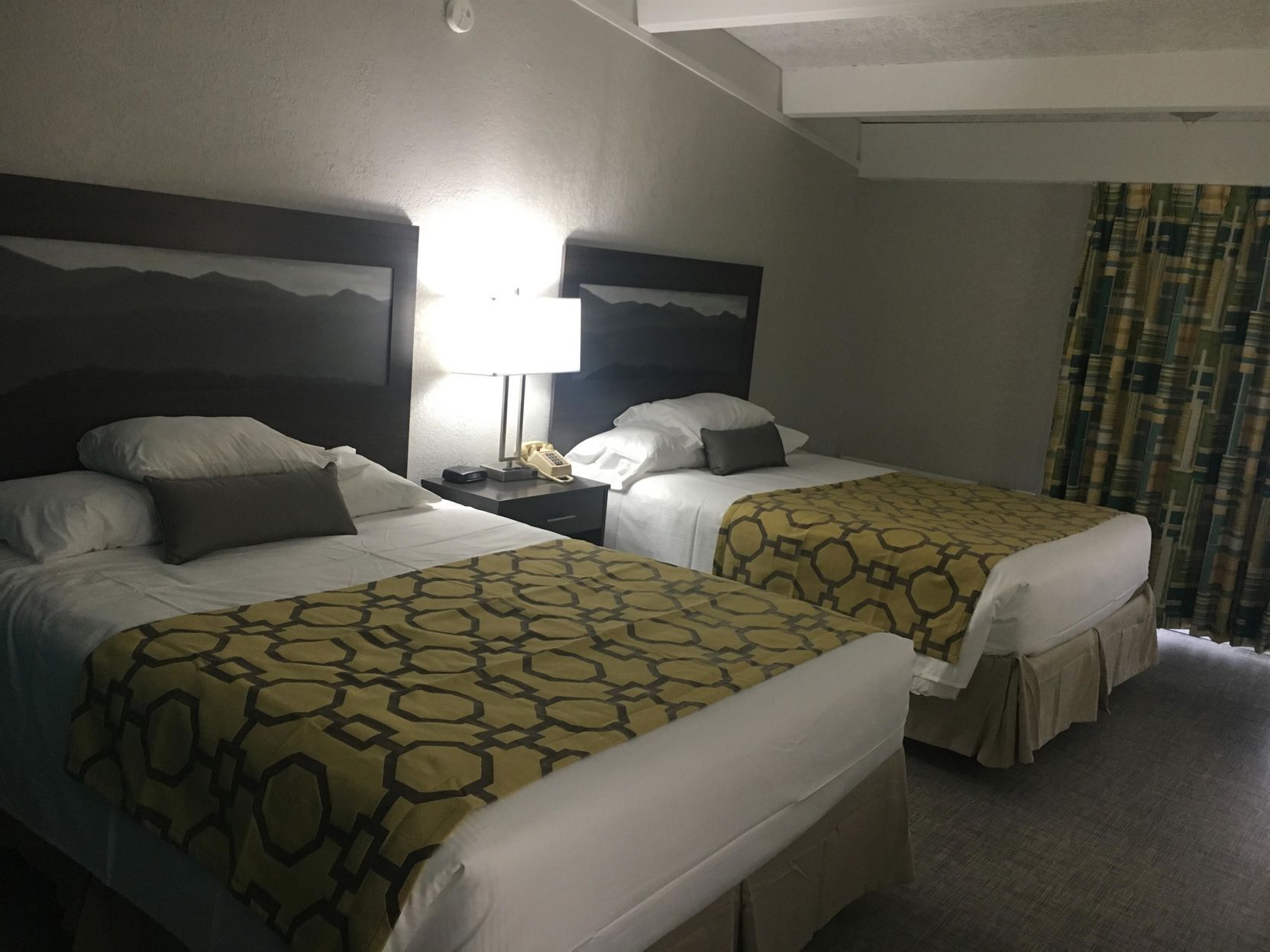 Desk, free cribs/infant beds, free WiFi, bed sheets