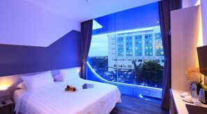 In-room safe, desk, soundproofing, free WiFi - Ozone Hotel Pantai Indah Kapuk (Jakarta)