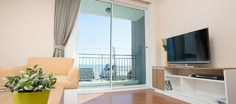 BBG Seaside Luxurious Service Apartment