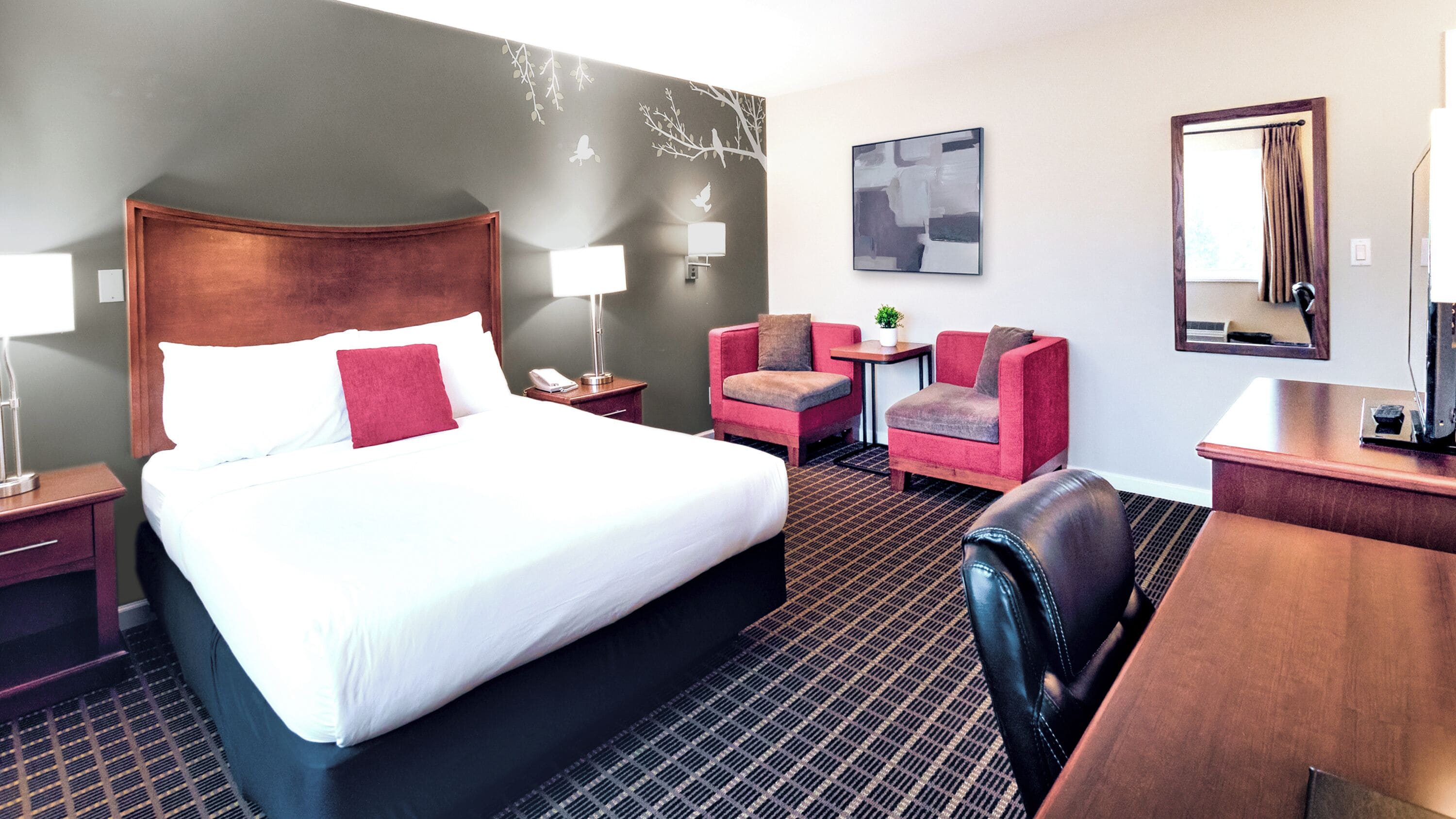 Standard Room, 1 Queen Bed | Premium bedding, desk, iron/ironing board, bed sheets