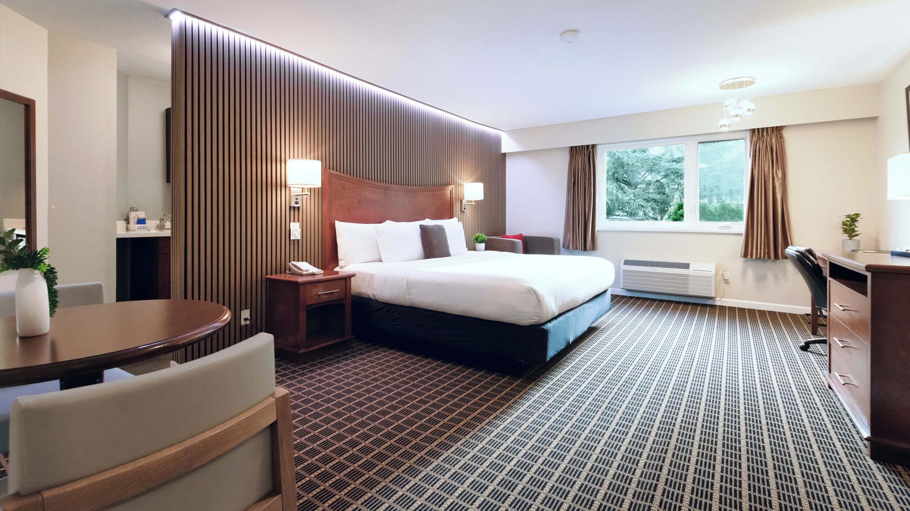 Standard Room, 1 King Bed, Kitchenette | Premium bedding, desk, iron/ironing board, bed sheets