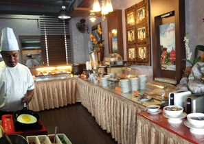 Daily buffet breakfast for a fee - The Emperor Hotel Melaka (Malacca City)