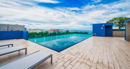 Acqua Condominium
