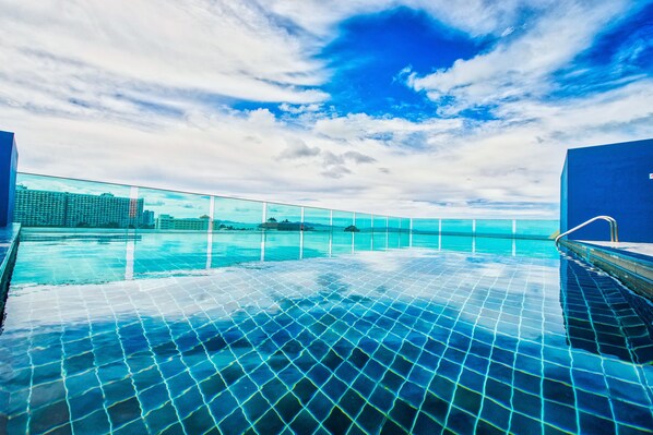 3 outdoor pools, open 9:00 AM to 9:00 PM, sun loungers