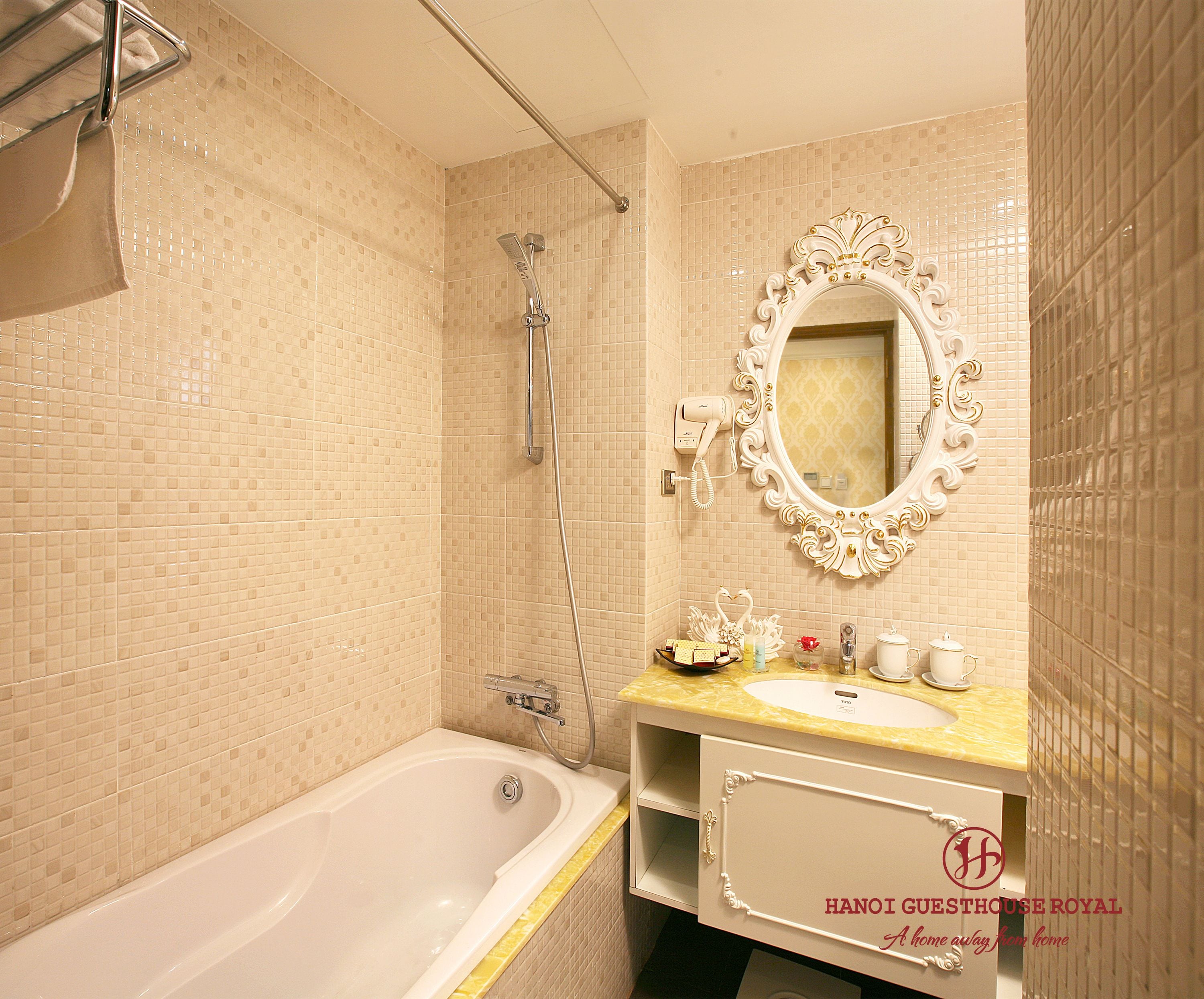 deluxe room, balcony | bathroom | deep-soaking bathtub, free toiletries, hair dryer, bathrobes