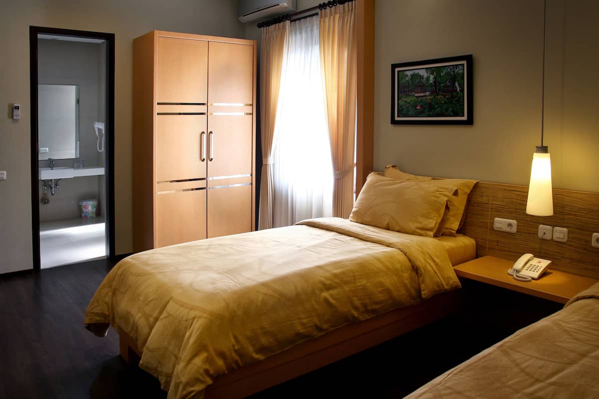 junior suite | premium bedding, desk, rollaway beds, free wifi