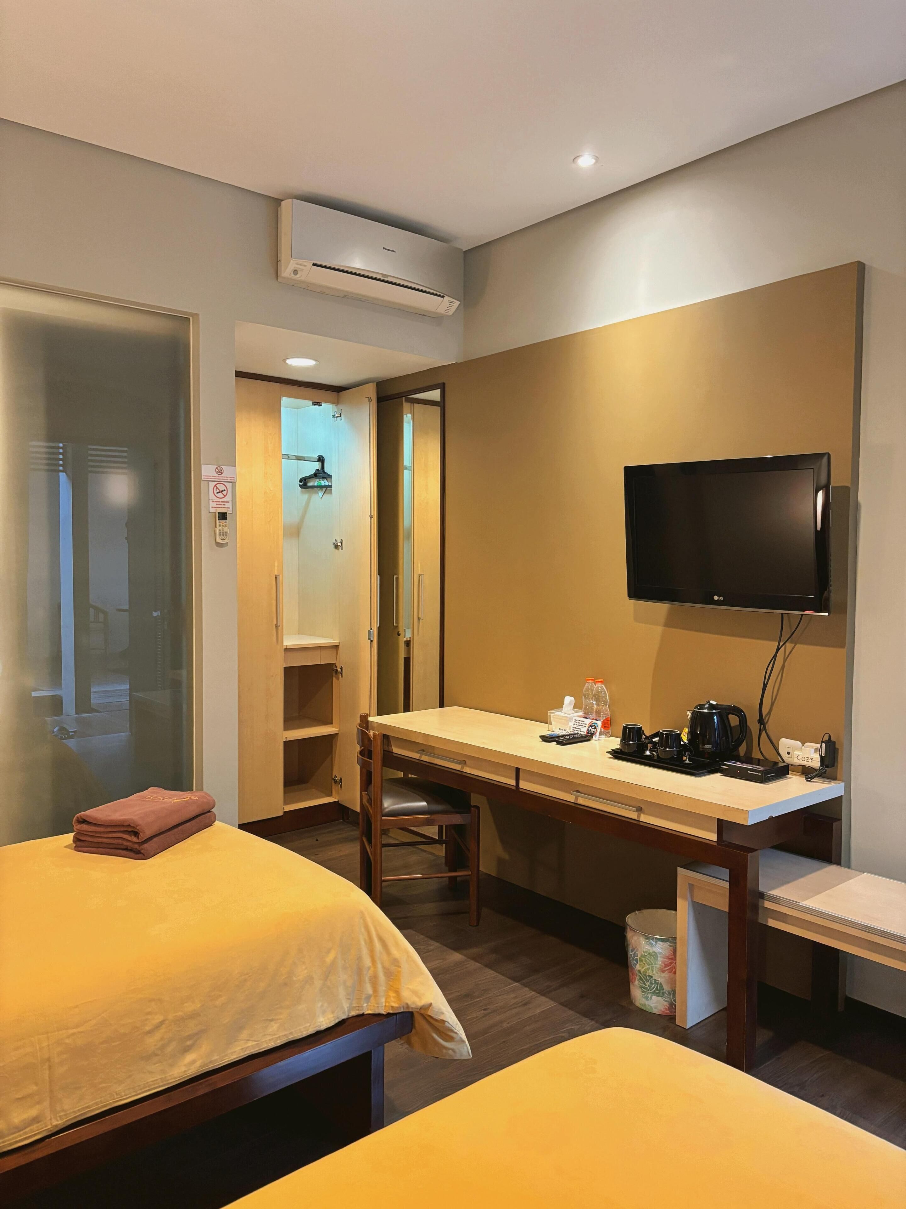 deluxe room | premium bedding, desk, rollaway beds, free wifi