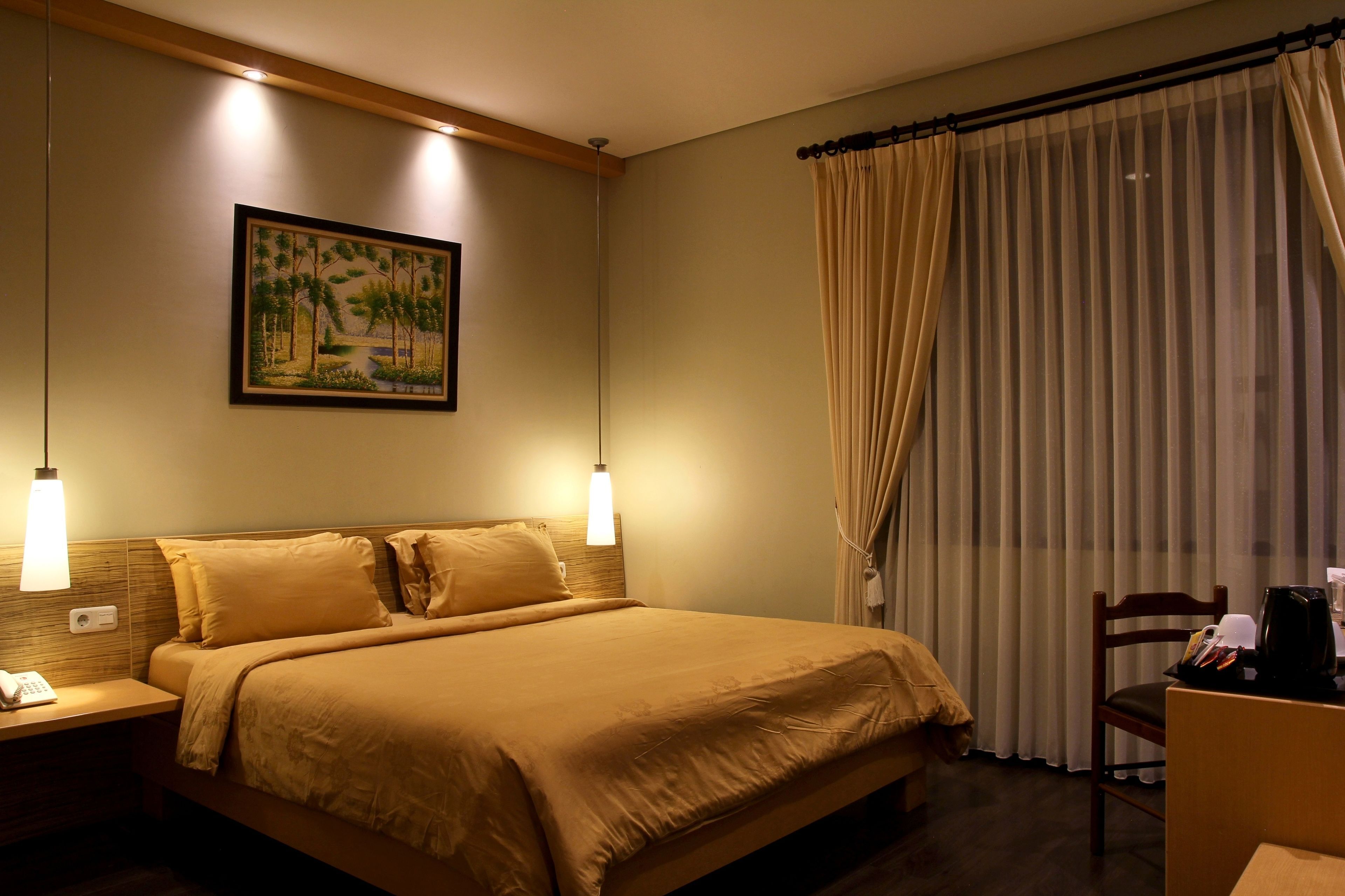 Ropa de cama de alta calidad, escritorio, wifi gratis y ropa de cama 