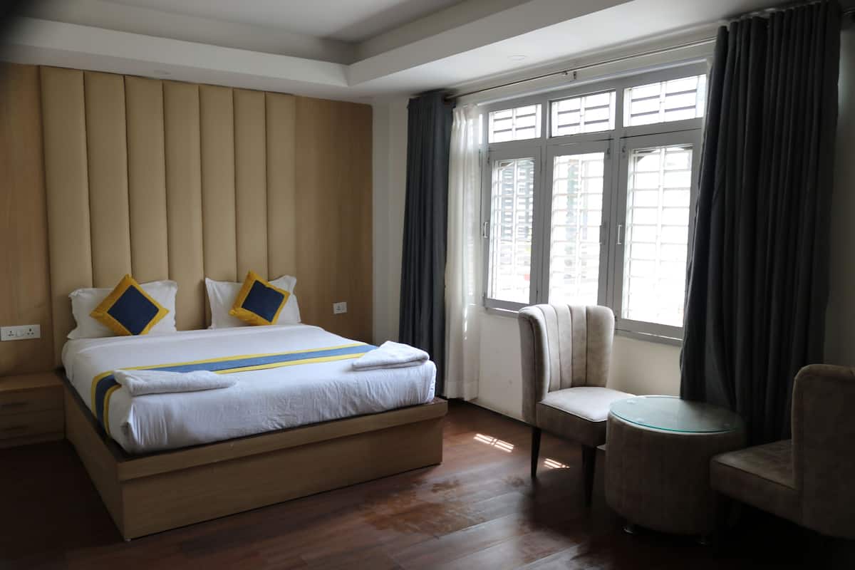 Egyptian cotton sheets, premium bedding, memory foam beds, minibar
